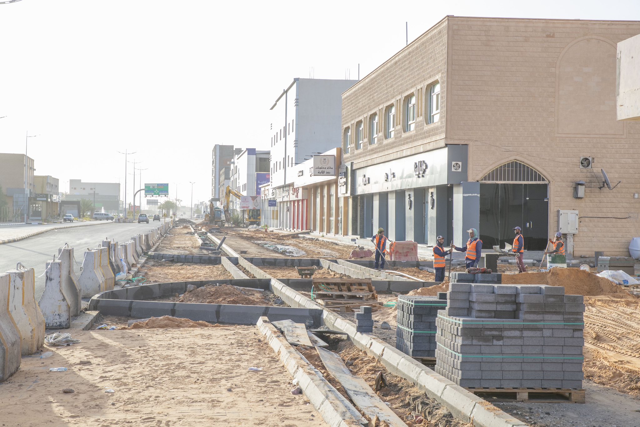 إنجاز 52% من أعمال تطوير امتداد طريق الملك عبدالعزيز بسكاكا
