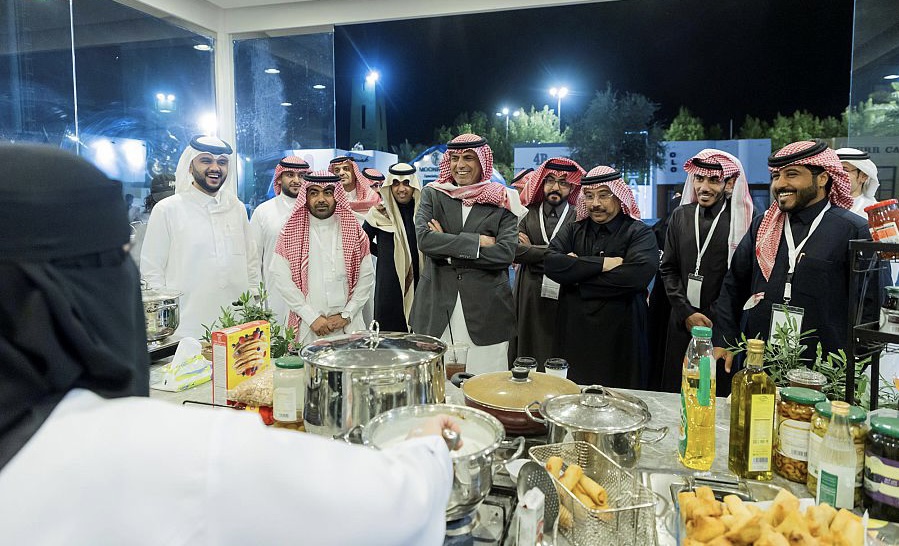 مهرجان زيتون الجوف الدولي.. 16 عامًا تنعش اقتصاد المنطقة وتفتح آفاق التسويق للمزارعين والشركات