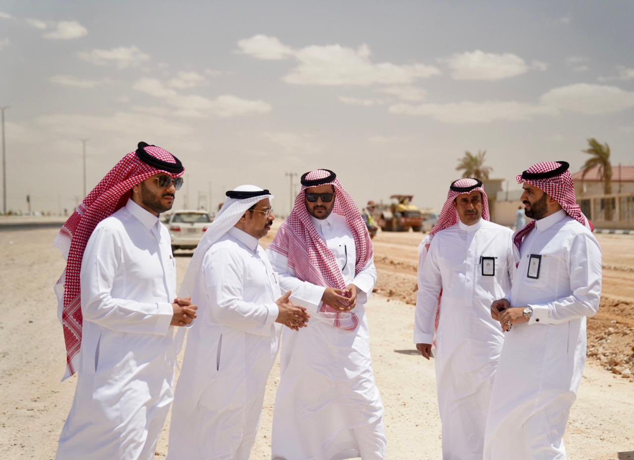  أمين الجوف يقف ميدانيا على المشروعات والخدمات البلدية بمحافظة القريات