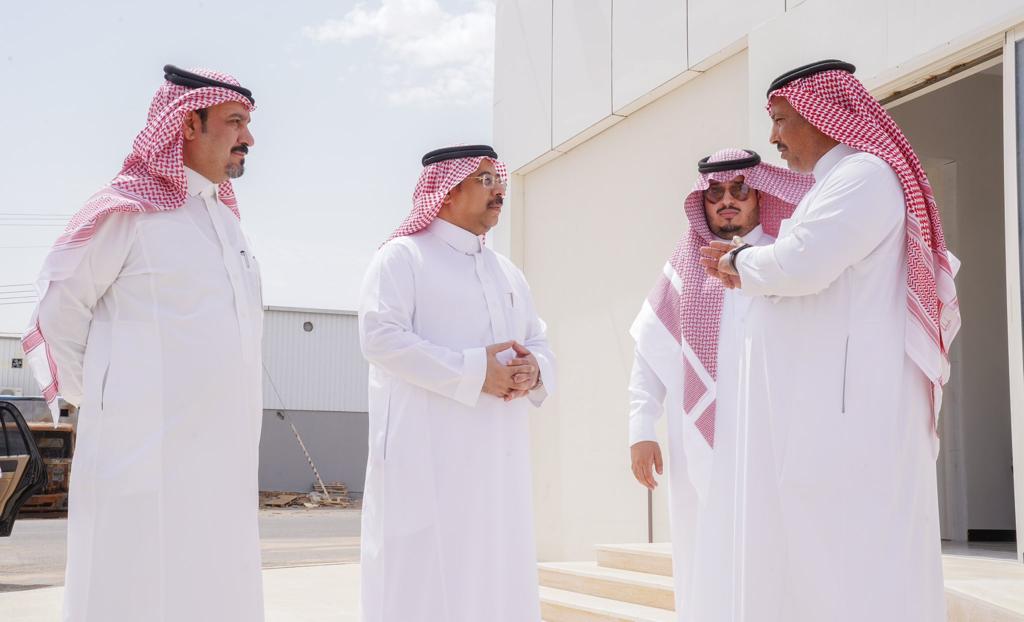 أمين منطقة الجوف يتفقد سير العمل في المشاريع الاستثمارية النوعية بسكاكا