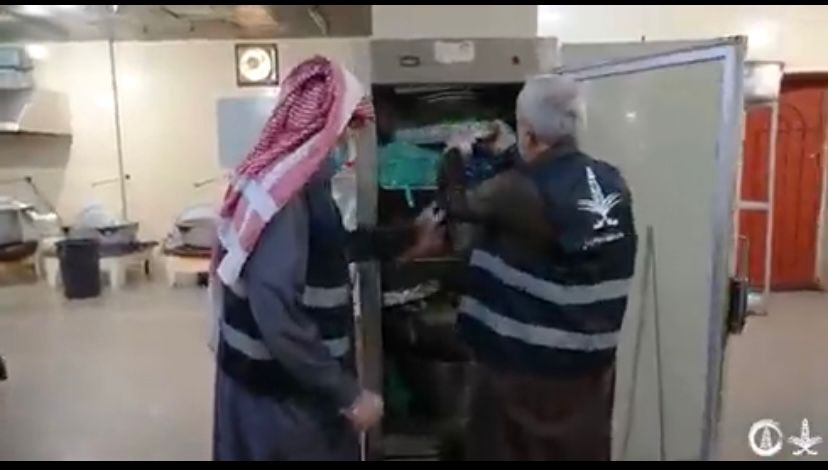  أمانة منطقة الجوف تواصل جولاتها الرقابية وتضبط مخالفات بمنشآت غذائية في محافظة دومة الجندل